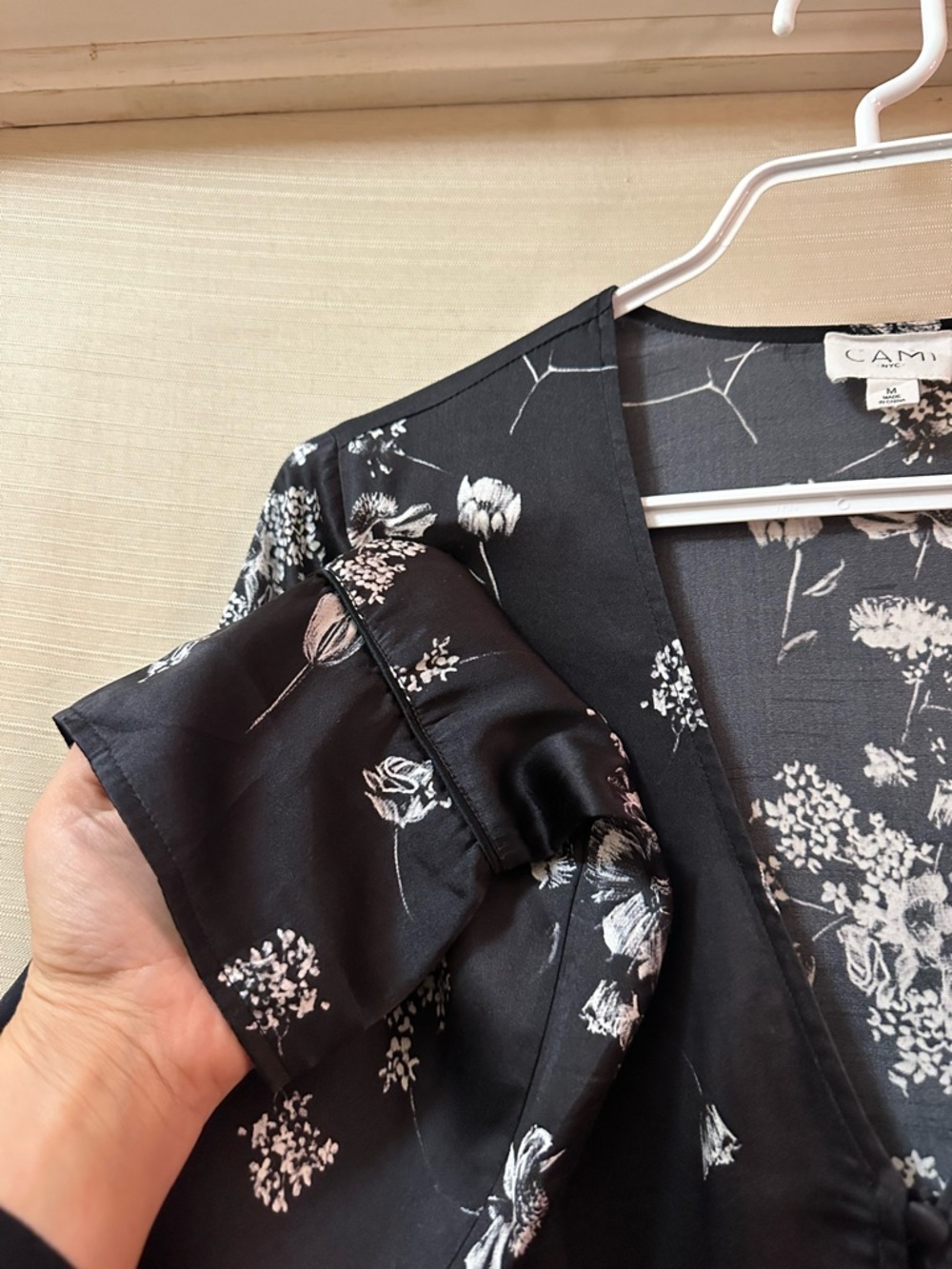 Cami NYC 100% Silk Floral Tie Front Blouse Medium Black Romantic Boho Top - Picture 3 of 10